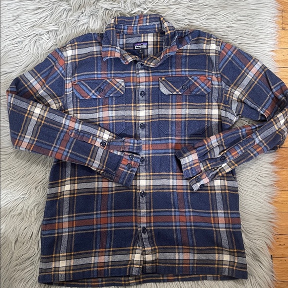 Patagonia Men's Blue and Orange Plaid Shirt - Picture 4 of 9